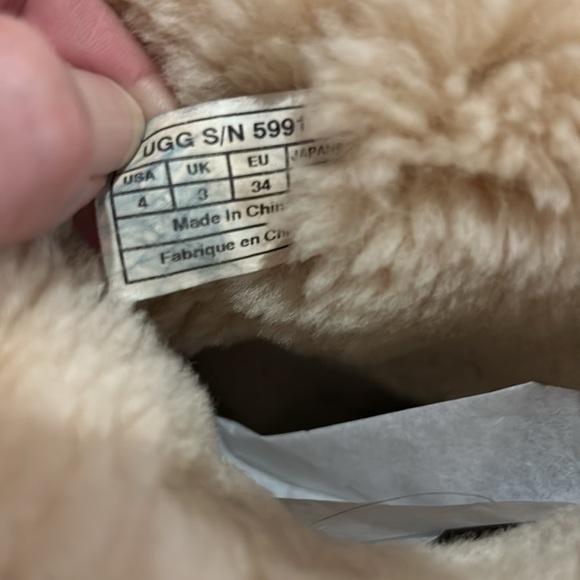 UGG Bailey Button Brown Short Sheepskin Boots - Picture 4 of 15